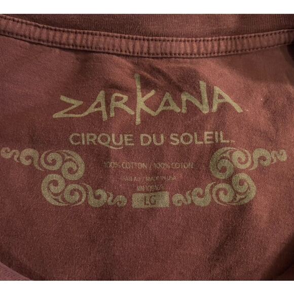 Rare LE Cirque Du Soleil Zarkana Magician V-Neck Tee Shirt HOLES Size L Burgundy - Picture 6 of 9